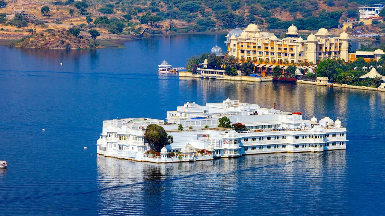 2-lake-palace-udaipur-rajasthan-attr-hero 2-lake-palace-udaipur-rajasthan-attr-hero